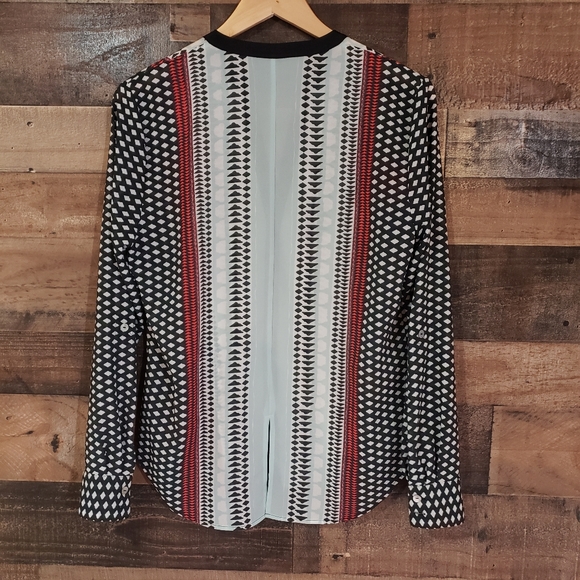 Sanctuary border print cafe tab sleeve blouse - Picture 5 of 8